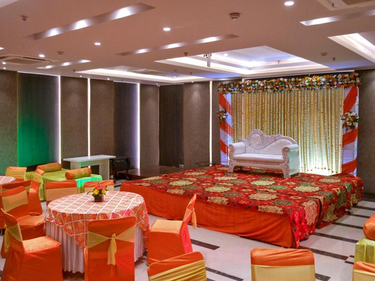 โรงแรมซาเก็ต 27 นิวเดลี ภายนอก รูปภาพ